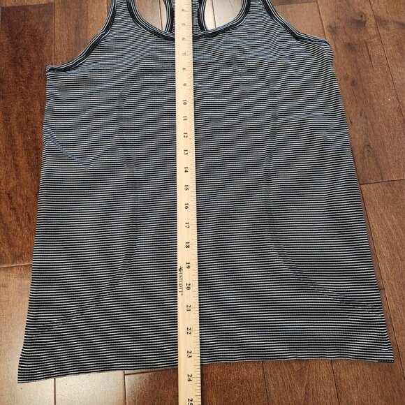 Lululemon women's black and white stripe tank top in size 10 - Picture 6 of 6